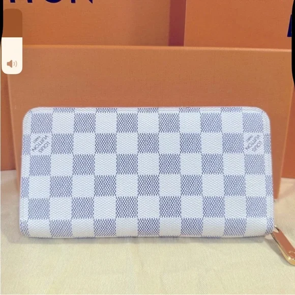 Louis Vuitton Damier Azur Zippy Wallet - Picture 11 of 11